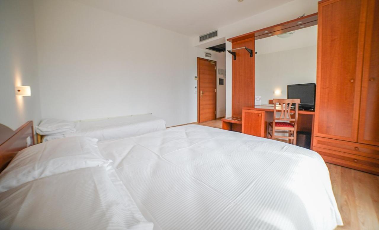 Hotel Nuova Barcaccia 3*